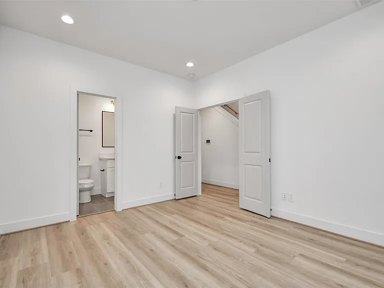 4541 Old Yale St — Photo 3