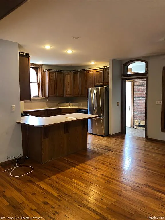 1 bed, 1000 sqft, $1,800 — Photo 4