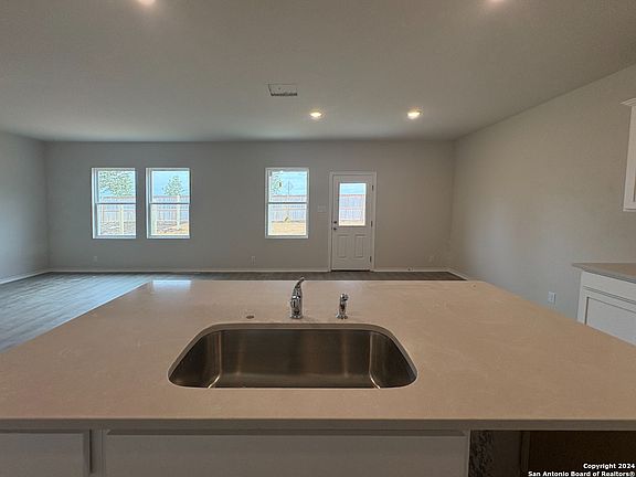 5th image of 13762 Birch Crossing