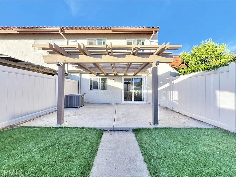 4646 Minorca Way — Photo 2