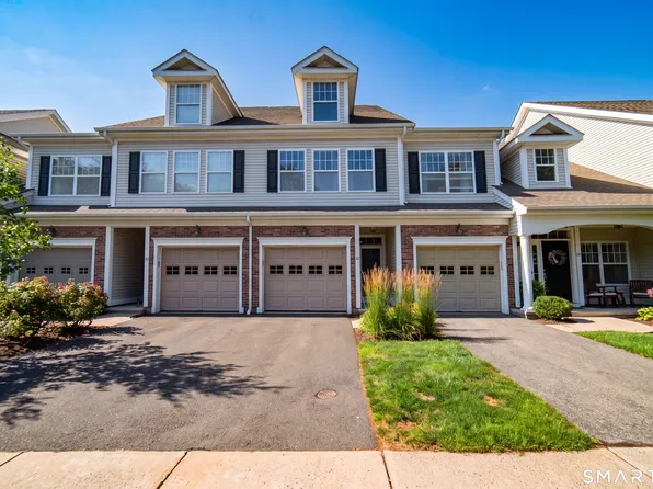 86 Park Place Circle, West Hartford, CT 06110