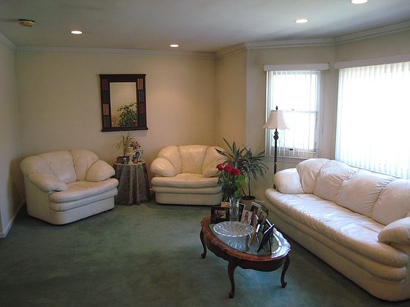4th image of 7323 Park Dr E