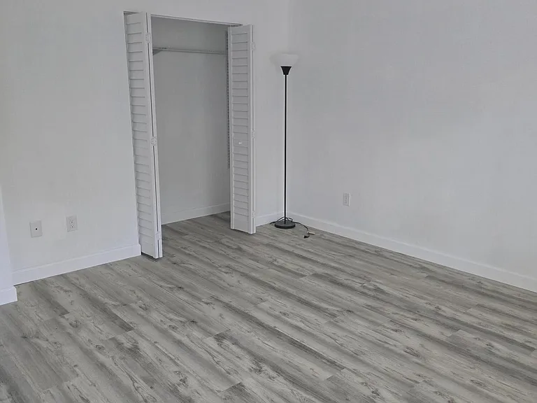 1418 Paley Cir SE — Photo 8