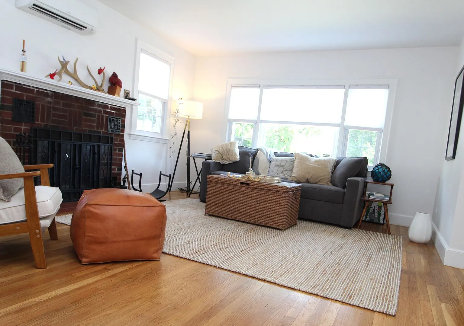 Beautiful Furnished 2-Bedroom Home with 2-Car Garage — Photo 4