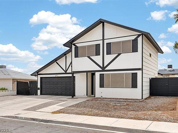 2nd image of 809 Peacock Ct