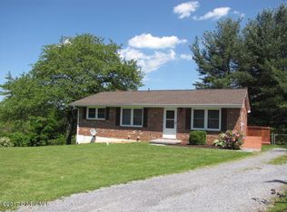 955 Collins St, Christiansburg, VA 24073