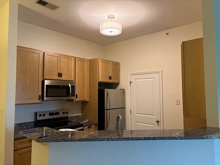 765 Walker Sq #4C — Photo 2
