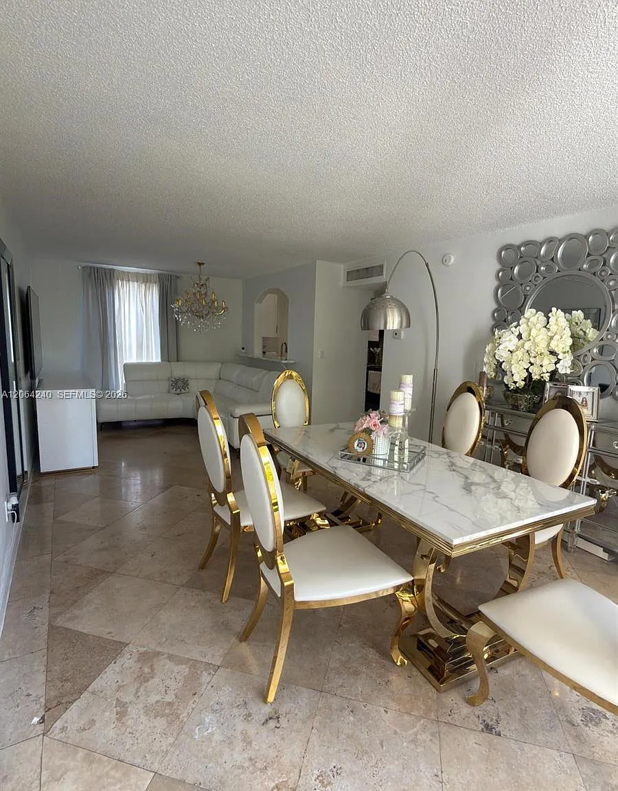 Coral Way Gardens Condo — Photo 1