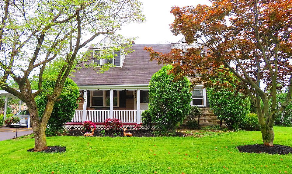 Cape Cod - 4 BR, 2 bath