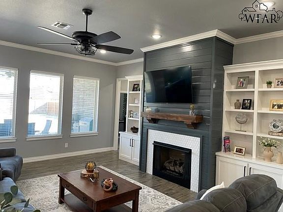 2nd image of 4809 Sawmill Ln