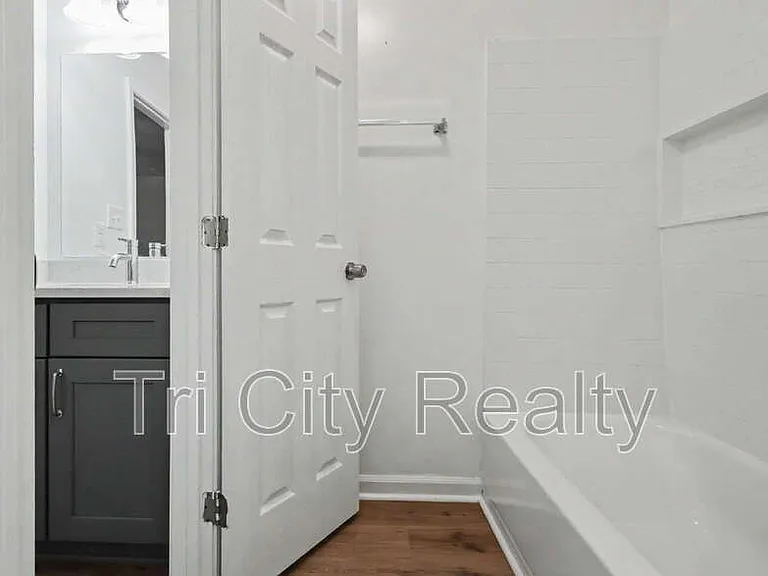 150 Chase Ct — Photo 29