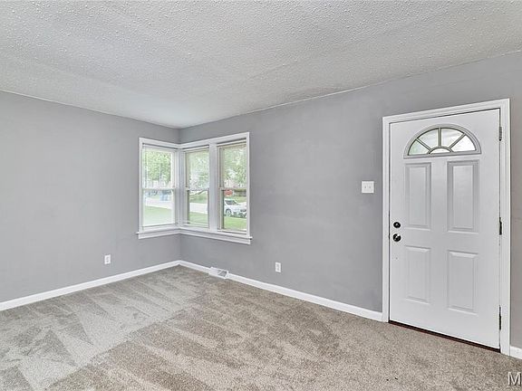 4th image of 2146 Fairhaven Dr