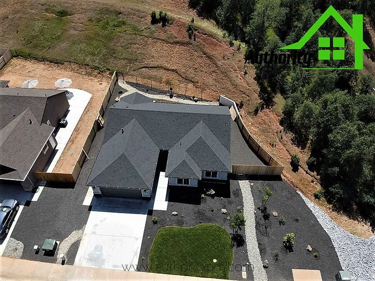 20231 Ballentine Dr — Photo 3