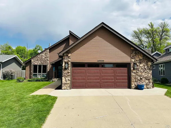 4319 Lincoln Way, Sioux City, IA 51106