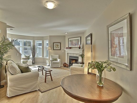 Living Room w/ Gas FP