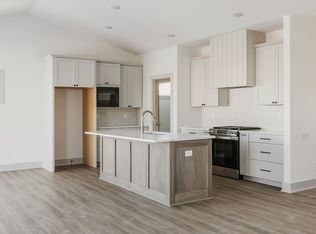 205 E Bridge Rd, Polk City, IA 50226