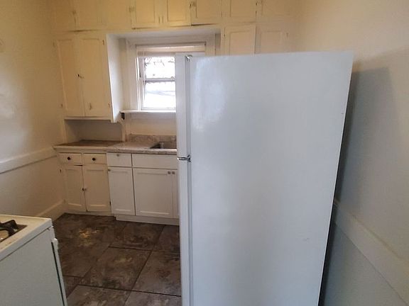 4th image of 1027 S 26th St