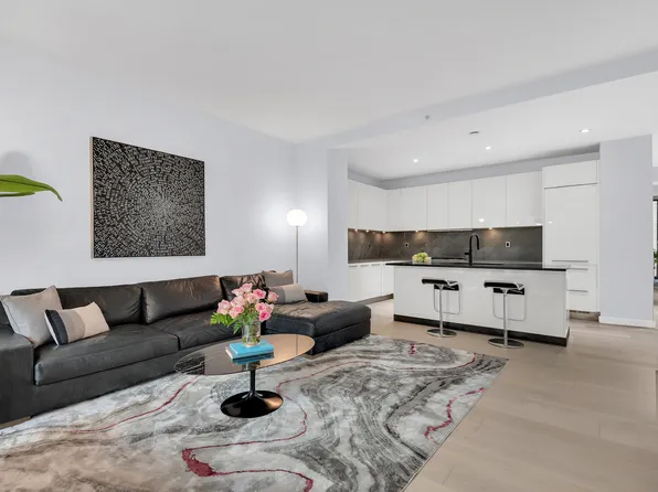 4 West 21st Street 4B image 1 of 8