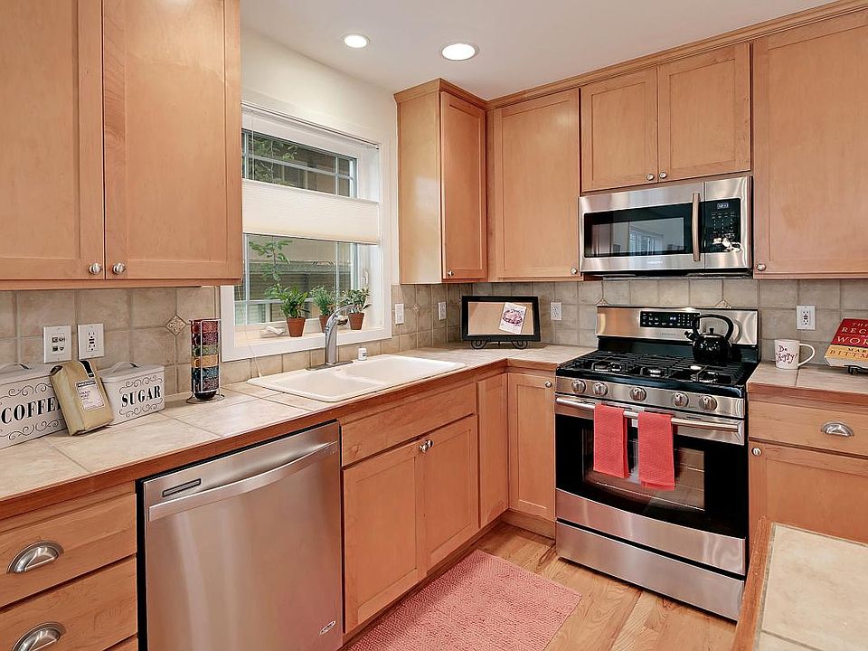 Kitchen in main floor with half bath