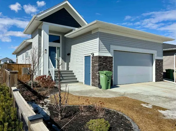 36 E Thorkman Ave, Red Deer, AB T4P 0Y8