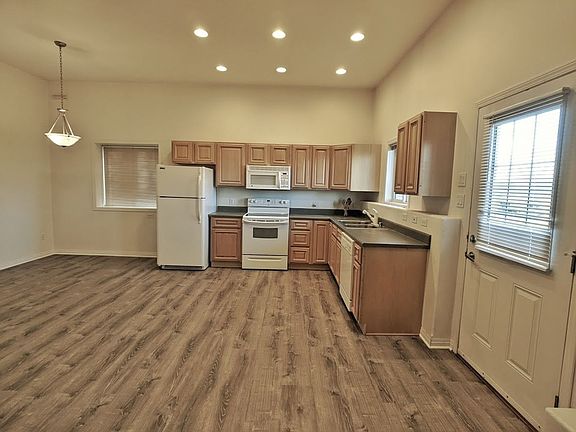 5th image of 17022 Island View Dr