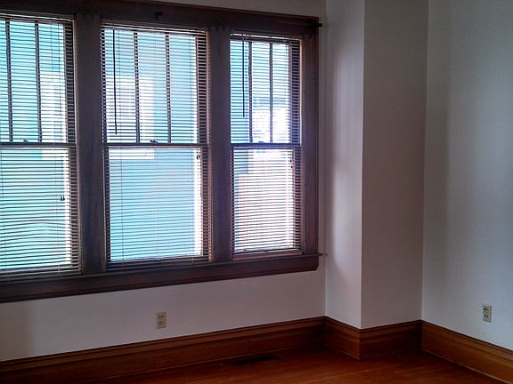 4th image of 215 Oakwood Ave