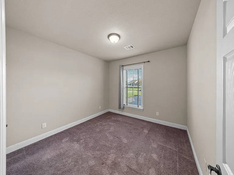 6107 Waterford Ln — Photo 11