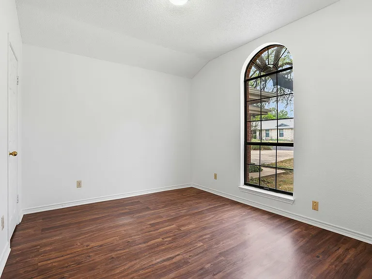 306 Woodstone Dr — Photo 27