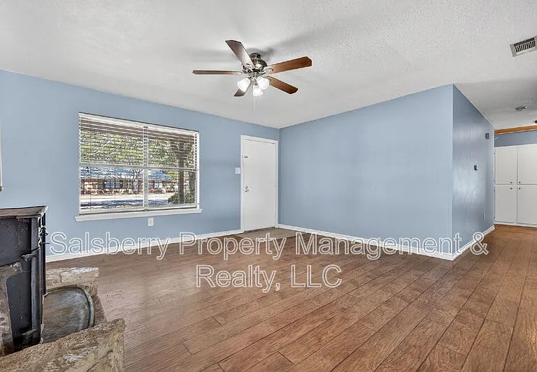 1113 Gifford Dr — Photo 9