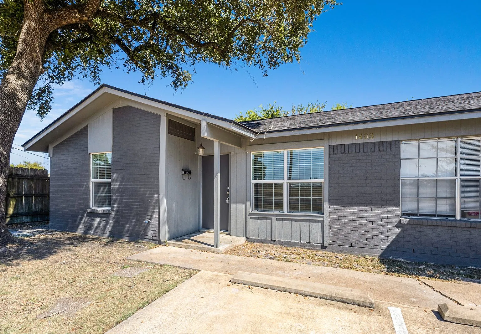 2 bed, 1.0 bath, 984 sqft, $1,095 — Photo 2