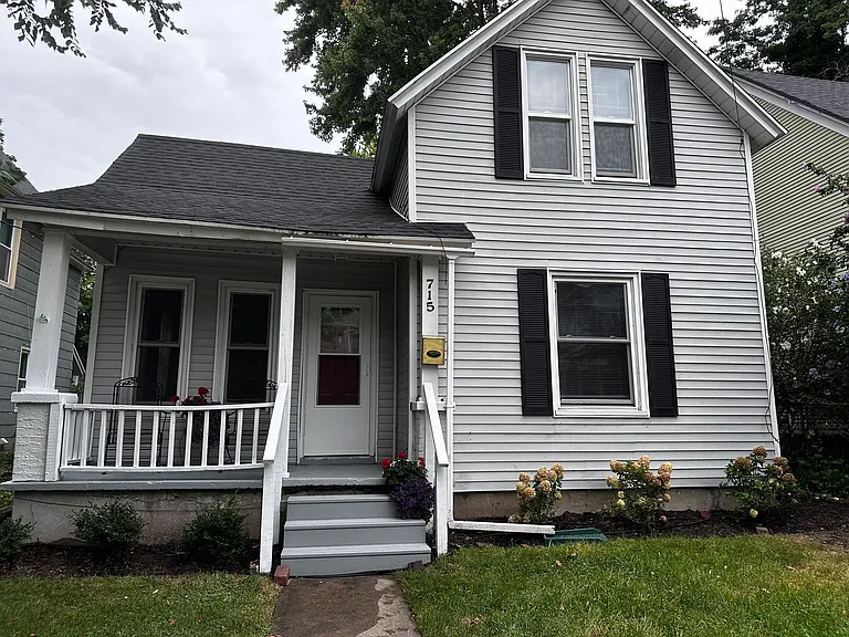 715 Baldwin St SE — Photo 5