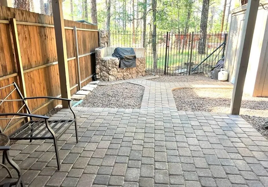 3 bed, 1390 sqft, $1,925 — Photo 3