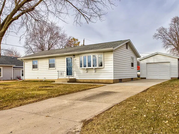 207 W 2nd St, Boone, IA 50036