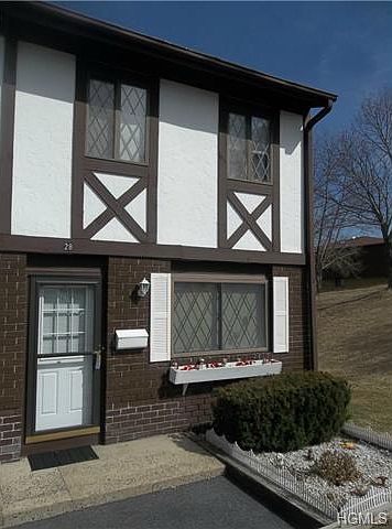 1st image of 28 Buckingham Ct #28