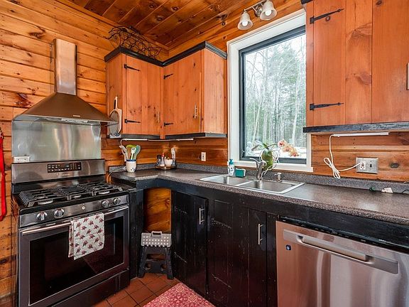 4th image of 205 Baptist Road