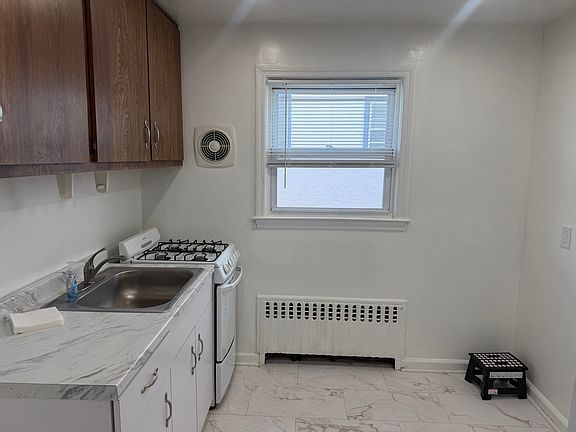 5th image of 352 W Chester St Floor 2