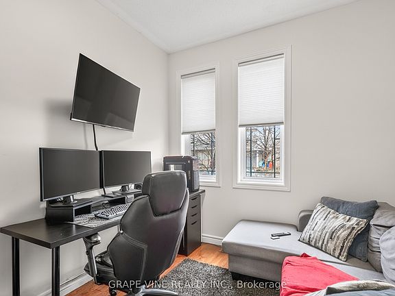 4th image of 322 Foxridge Way
