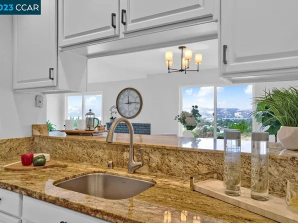 1755 Lindo St, Benicia, CA 94510