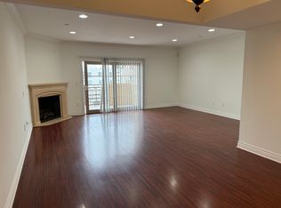 11848 1/2 Kiowa Ave #PENTHOUSE 3, Los Angeles, CA 90049