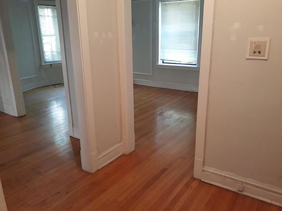 3rd image of 1239 W Chase Ave APT 2