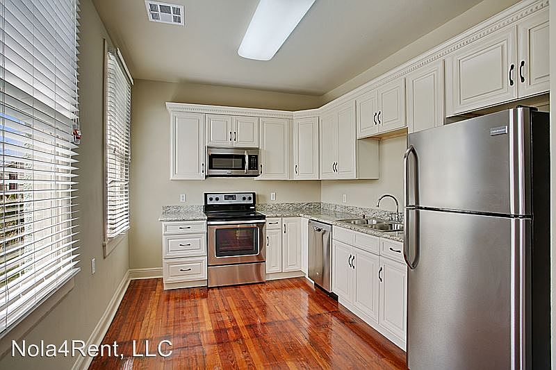 1st image of 11 Marlborough Gate Pl APT A
