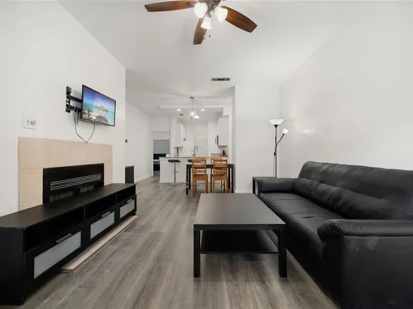 806 W 24th St APT 213, Austin, TX 78705