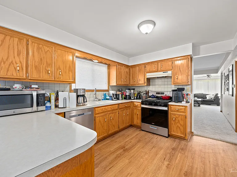 1509 E 31st St #2 — Photo 3