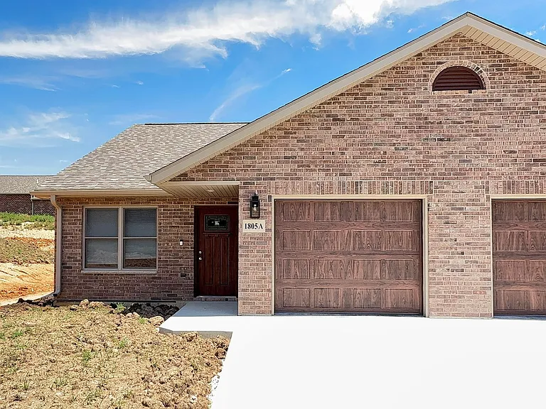 1805 Saint Michaels Ct — Photo 3