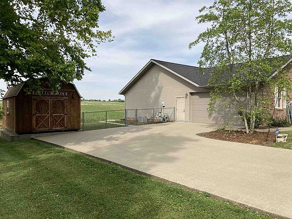 3rd image of 608 Grouseland Dr