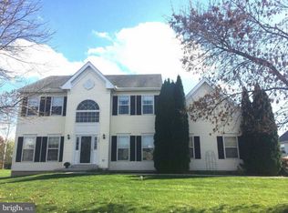 122 Persimmon Dr, Collegeville, PA 19426