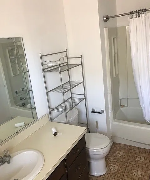 523 N Locust St #2 — Photo 8