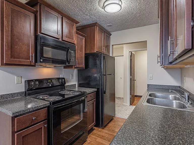 Delta Square Apartments - Lansing, MI — Photo 2