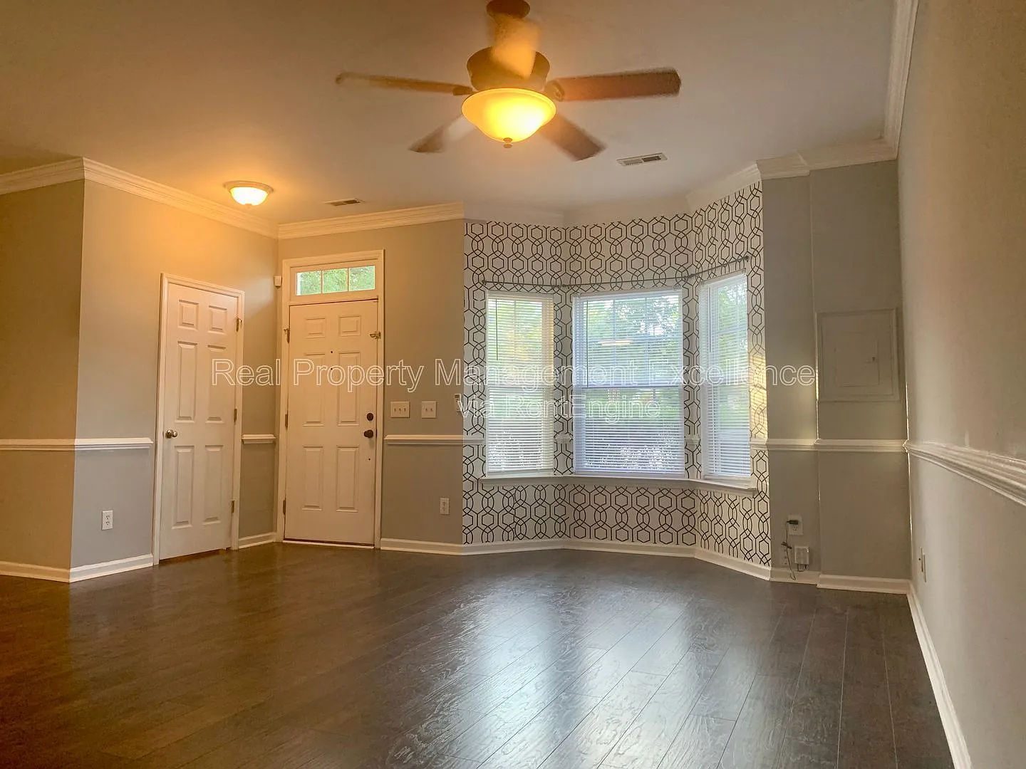 3 bed, 2.5 bath, 1680 sqft, $1,795 — Photo 3