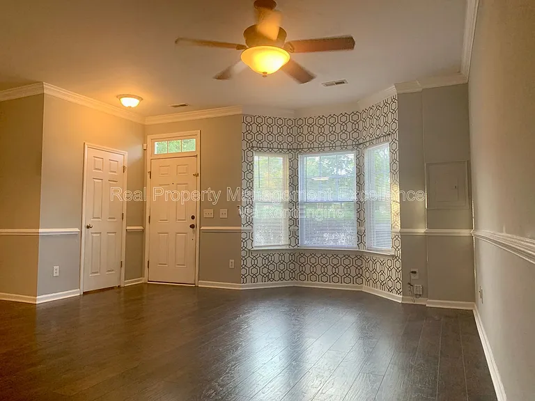 330 Gilman Ln #101 — Photo 3
